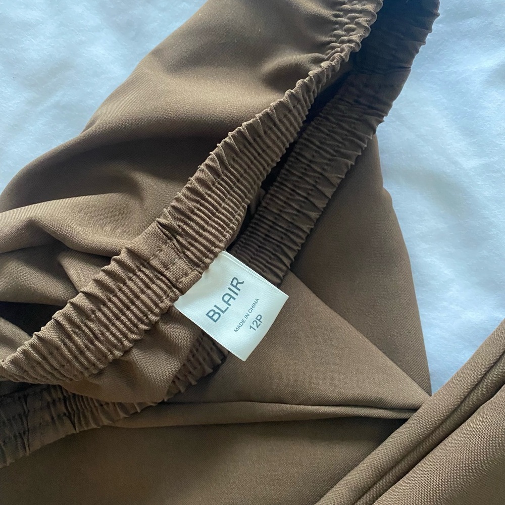 Brown dress pants (elastic)